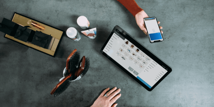 Exploring the Advantages of Contactless Payment for Consumers and Businesses