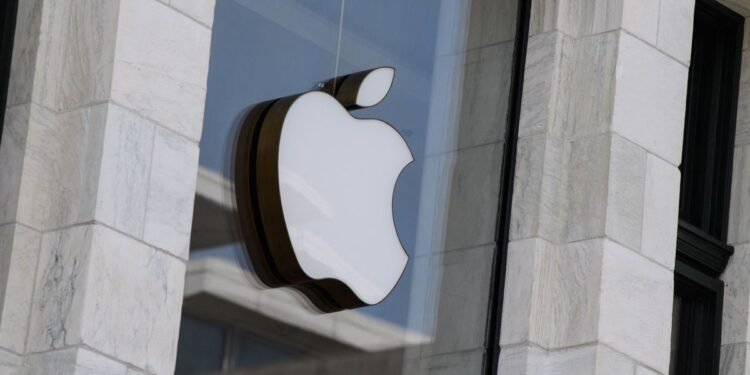 Amazon increases fees, ChatGPT comes to the enterprise, and Apple announces a press conference