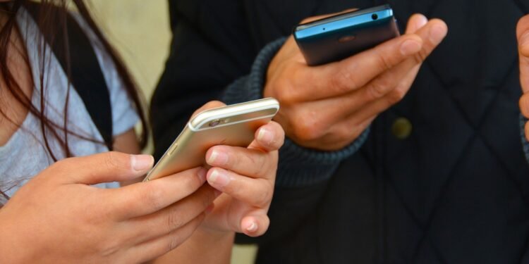 Using AI to message friends can lead to lower satisfaction and greater uncertainty, study suggests