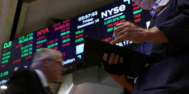 Wall Street tumbles to sharply lower close as abrupt sell-off snaps rally