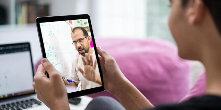 The ITC announces expansion of the “Salama” smart application to include all government schools in Abu Dhabi