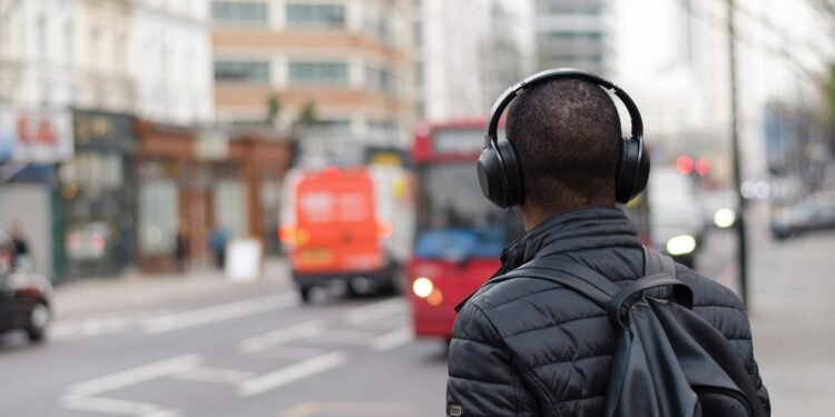 AI can use human perception to help tune out noisy audio