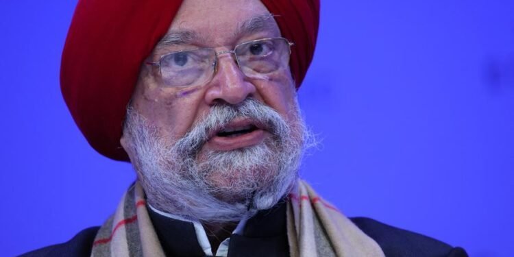 India oil minister sees no challenges in securing funds for refining capacity expansion