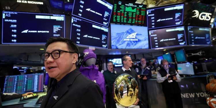 US markets hint at dour Monday open as traders temper rate cut bets