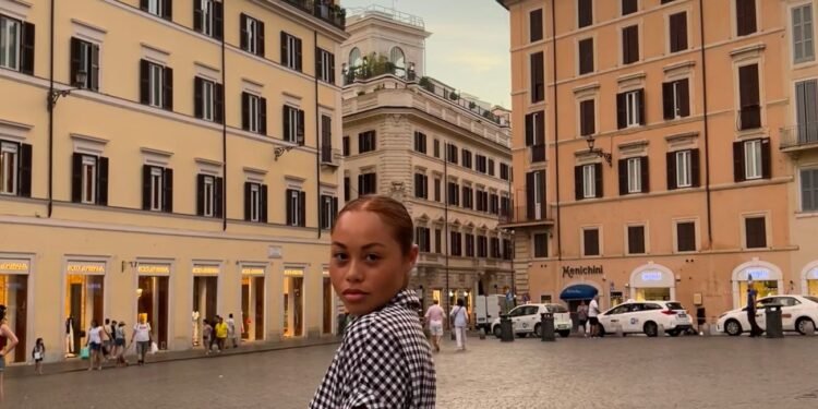Woman’s Layoff Goes Viral After 3 Months, Relocating For Job