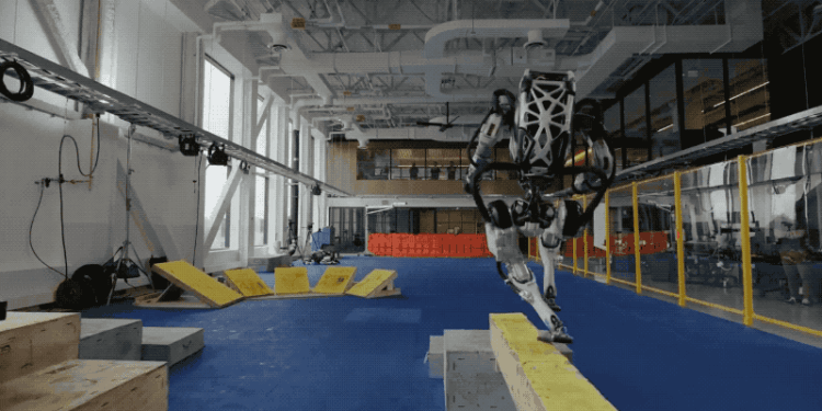 Humanoid robots are learning to fall well