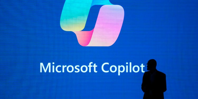 Microsoft’s AI chatbot will ‘recall’ everything you do on a PC