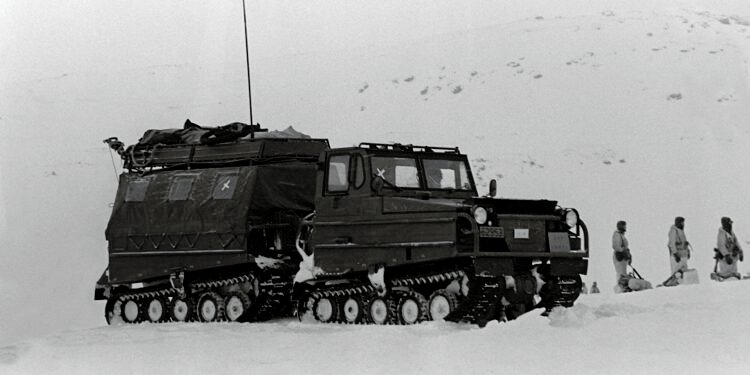 Chicago’s Latvian Community Donates Amphibious Vehicles to Ukraine