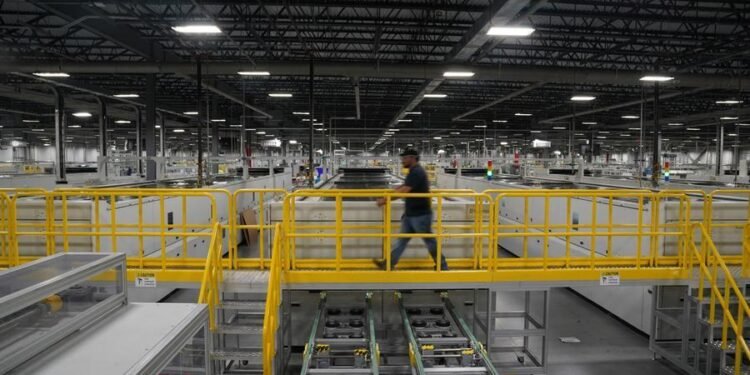 US manufacturers in halting recovery but diesel use tepid: Kemp