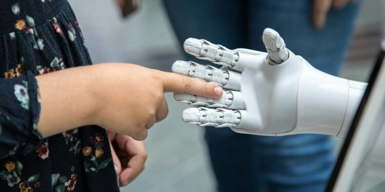Put ChatGPT in C-3PO to make AI as intelligent as humans, scientist says