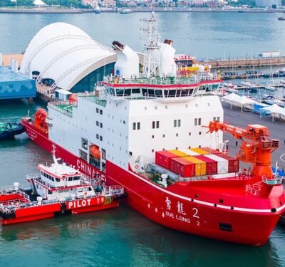 US agrees to build icebreakers with Canada, Finland