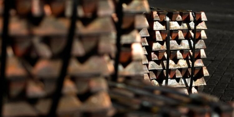 Copper and aluminium extend losses on weak Chinese demand, rising inventories