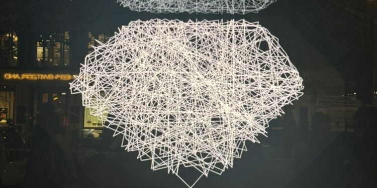 Jason Bruges reimagines the inside of a Tiffany diamond for 130,000 daily passers-by in London