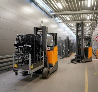 The Army wants to roboticize forklifts