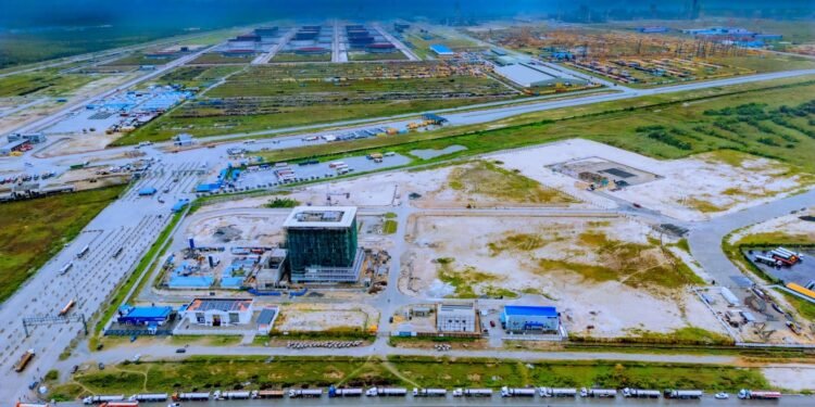 Marketers are now lifting petrol directly from Dangote refinery – sources