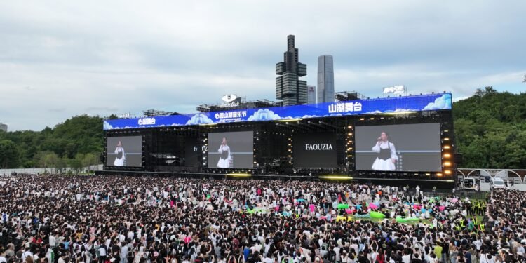 Roadside concerts become a hit in China’s Guiyang