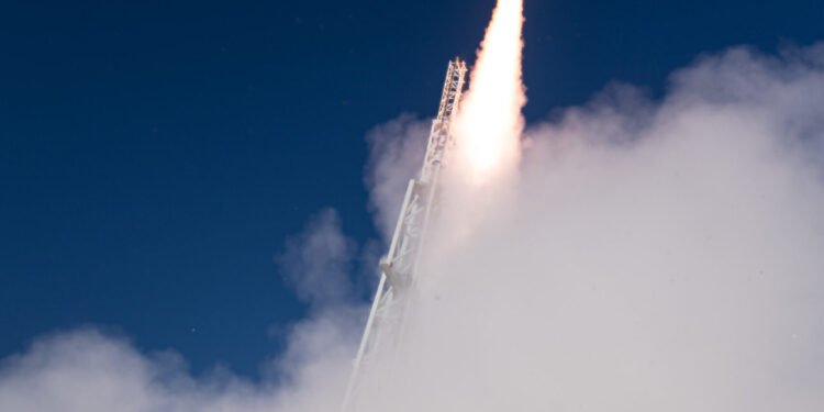 X-Bow Systems Successfully Tests Solid Rocket Motor