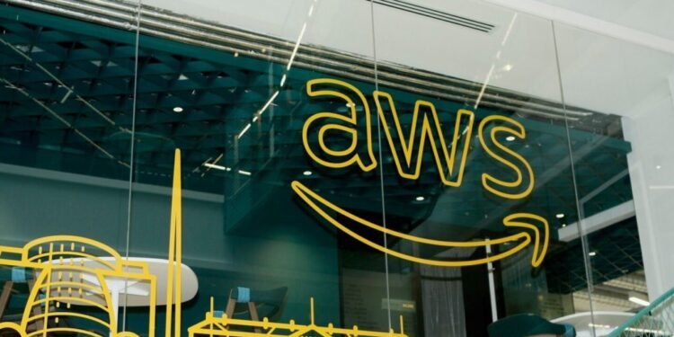 AMZN Eyeing New Heights in 2025 as Stock Could Surge