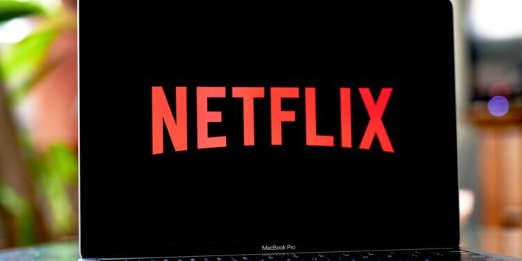 How to Use a VPN to Watch to Netflix When You Travel Overseas