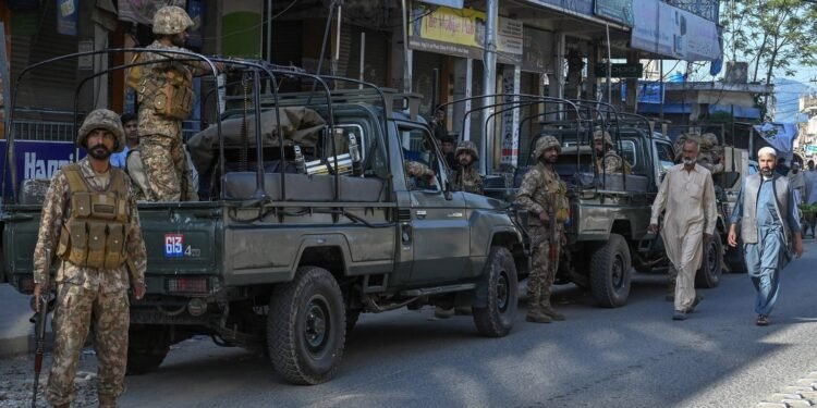 Pakistani Separatists Kill 26 in Railway Station Blast
