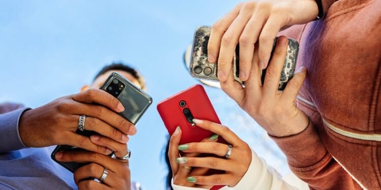 Top 5 African countries that spend the most time on social media