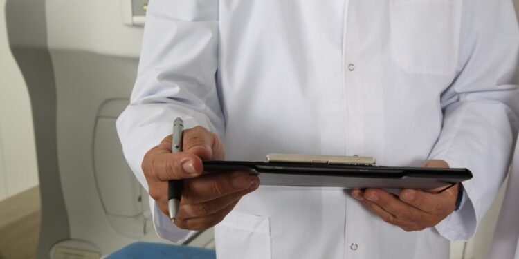 AI tool aims to improve expert decision-making accuracy