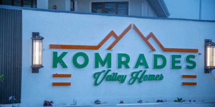 Komrades Power, Power! 13 Women, One Vision, 17 Stunning Mansions