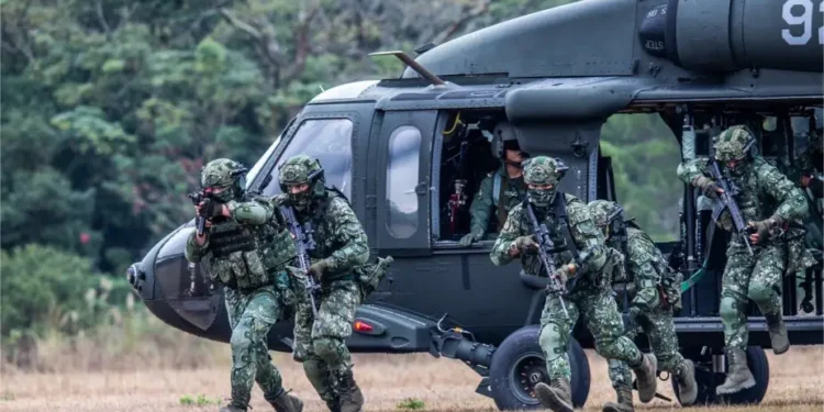 Taiwan Military Mulls Recruiting Foreigners to Defend Against China