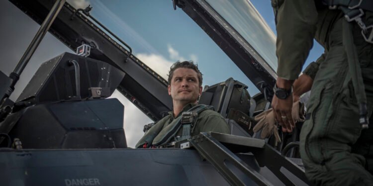 US Senate Confirms Former Fox News Co-Host as Pentagon Chief