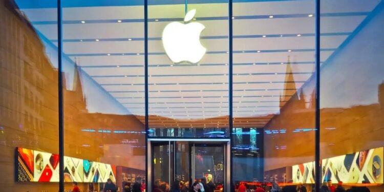 Apple (AAPL) Adds $500B to Market Cap Since November as Record Nears