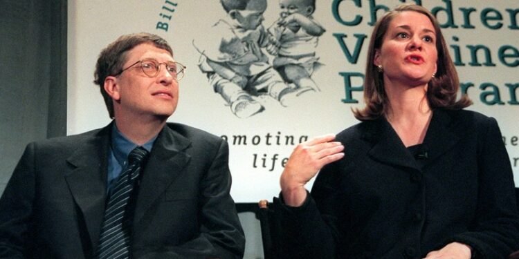 Top 10 American billionaires who have given the most financial aid as of 2025