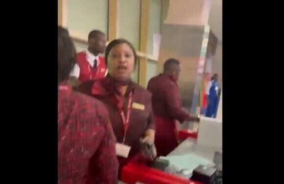 Viral Video of Nigerian Passenger’s Altercation with KQ Desk Staff