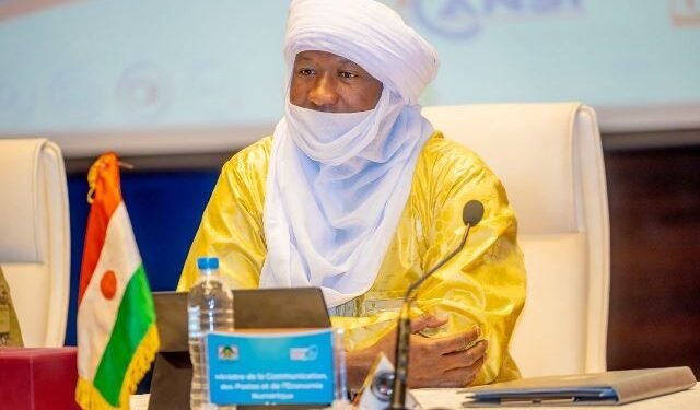 Niger moves to tighten media control with regulations on WhatsApp, Facebook groups