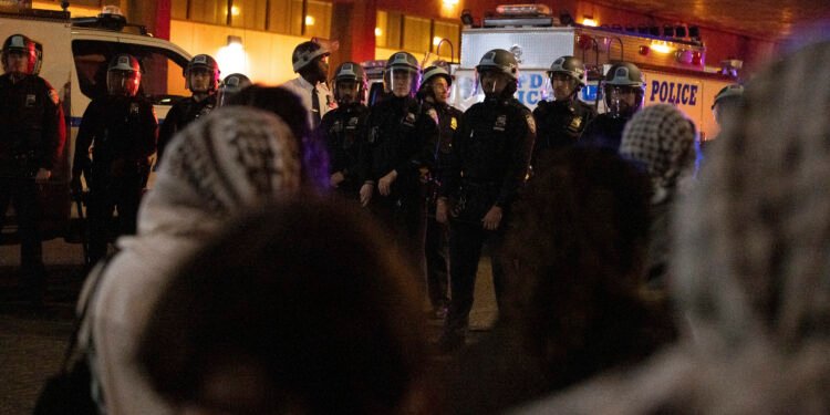 Trump Cut Columbia Funds Despite Crackdown on Gaza Protests