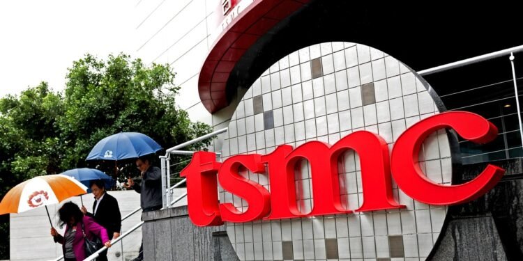 Trump Still Considering Tariffs on Taiwanese Chips, Despite $100 Billion TSMC Deal