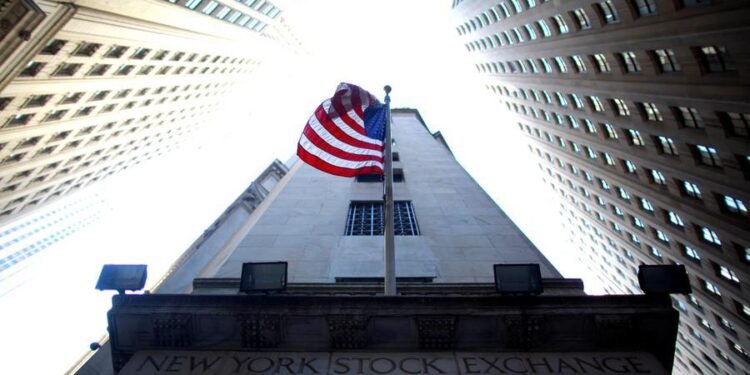 US consumer spending falls in January; monthly inflation rises