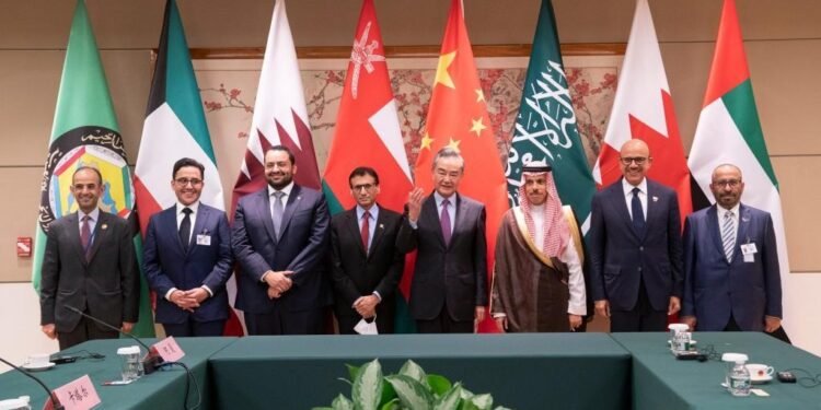 7 Gulf Nations Plans To Launch Unified Currency, Ditch US Dollar