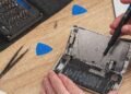 Back Market and iFixit Want You to Use Your Phone for at Least 5 Years
