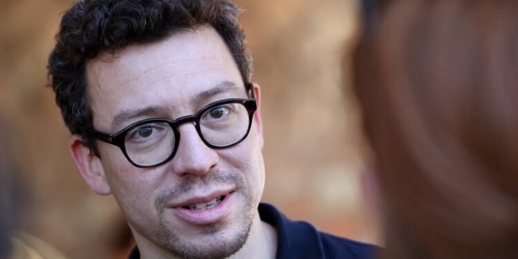 Duolingo Will Replace Contract Workers With AI, CEO Says
