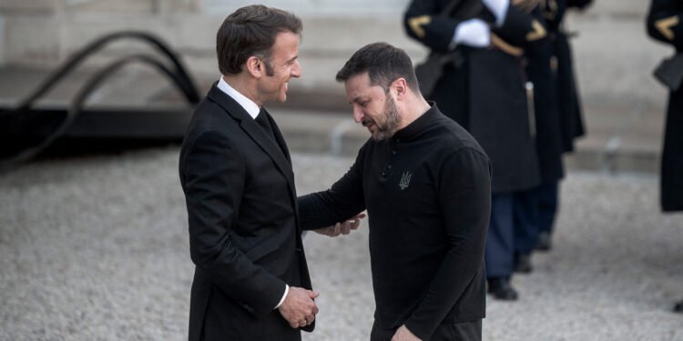 Macron Urges ‘Strong Measures’ to Impose Ceasefire on Russia