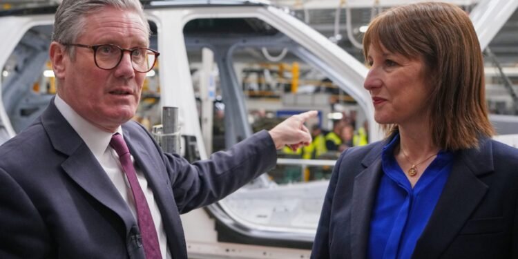 Starmer loosens climate targets in response to US tariffs
