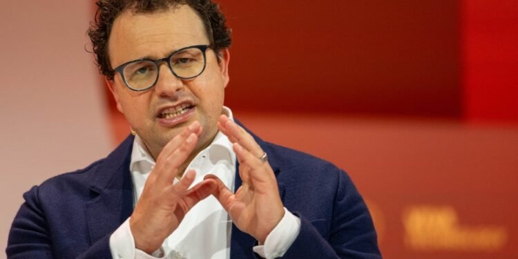 AI Is Taking Over Entry-Level Tech Jobs: Anthropic CEO