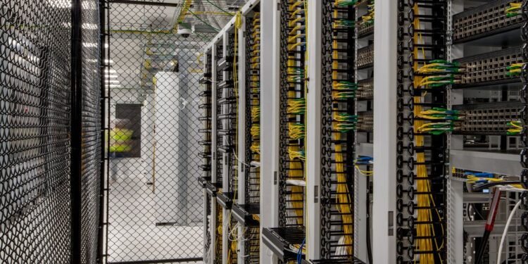 Big Tech Tests Data Center Flexibility for Local Power Grids
