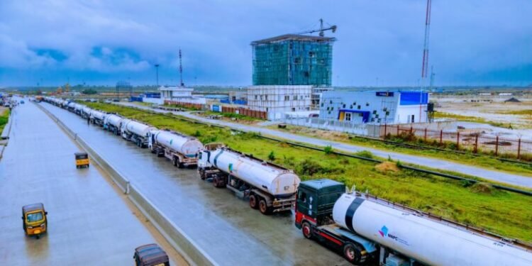 Dangote to distribute petrol, diesel free to large users nationwide – EnviroNews
