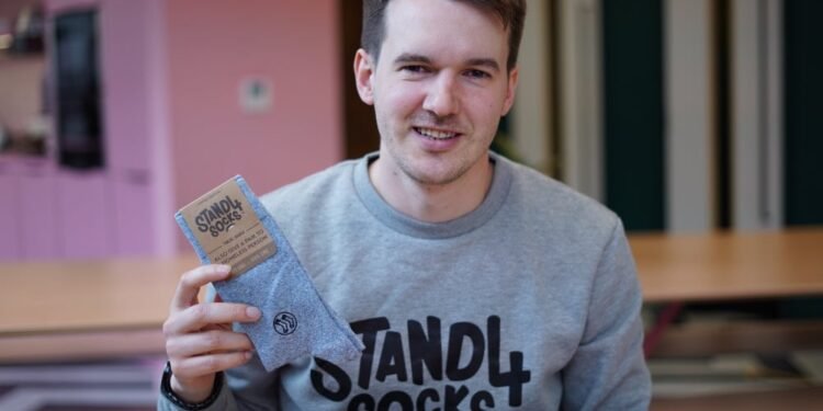 His Side Hustle Led to 7 Figures and Richard Branson’s Island