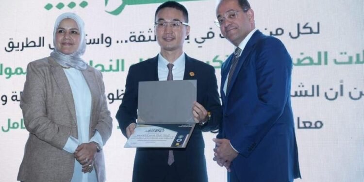 Minister of Finance honors Huawei Egypt with the “Tax Compliance” appreciation certificate