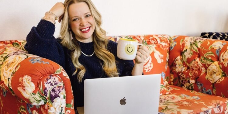 Mom’s Facebook Side Hustle Grew From $1k to $275k a Month