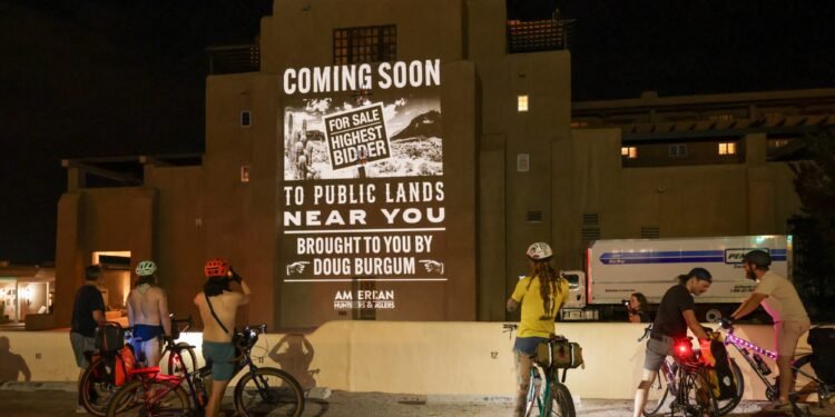 Protests greet Western governors in Santa Fe