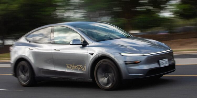 Texas Lawmakers Want More Control of the Tesla Robotaxis on Their Roads