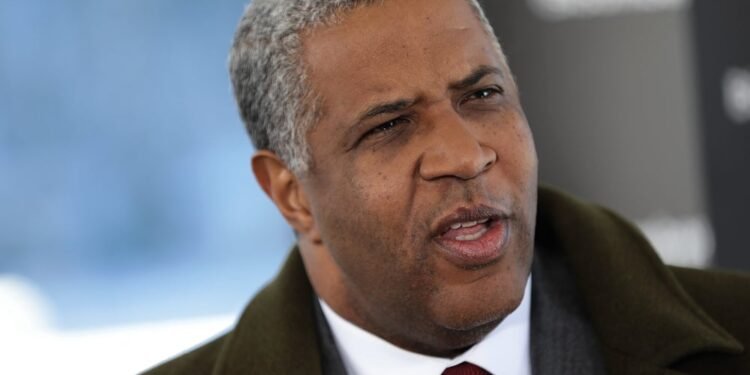 Vista CEO Tells SuperReturn Attendees: AI Will Take Your Job